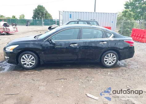 2015 Nissan Altima 2.5 S из США, поврежденный, VIN 1N4AL3AP5FN402526